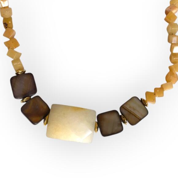 Neutral tones natural stone and shell accent necklace - Picture 1 of 11